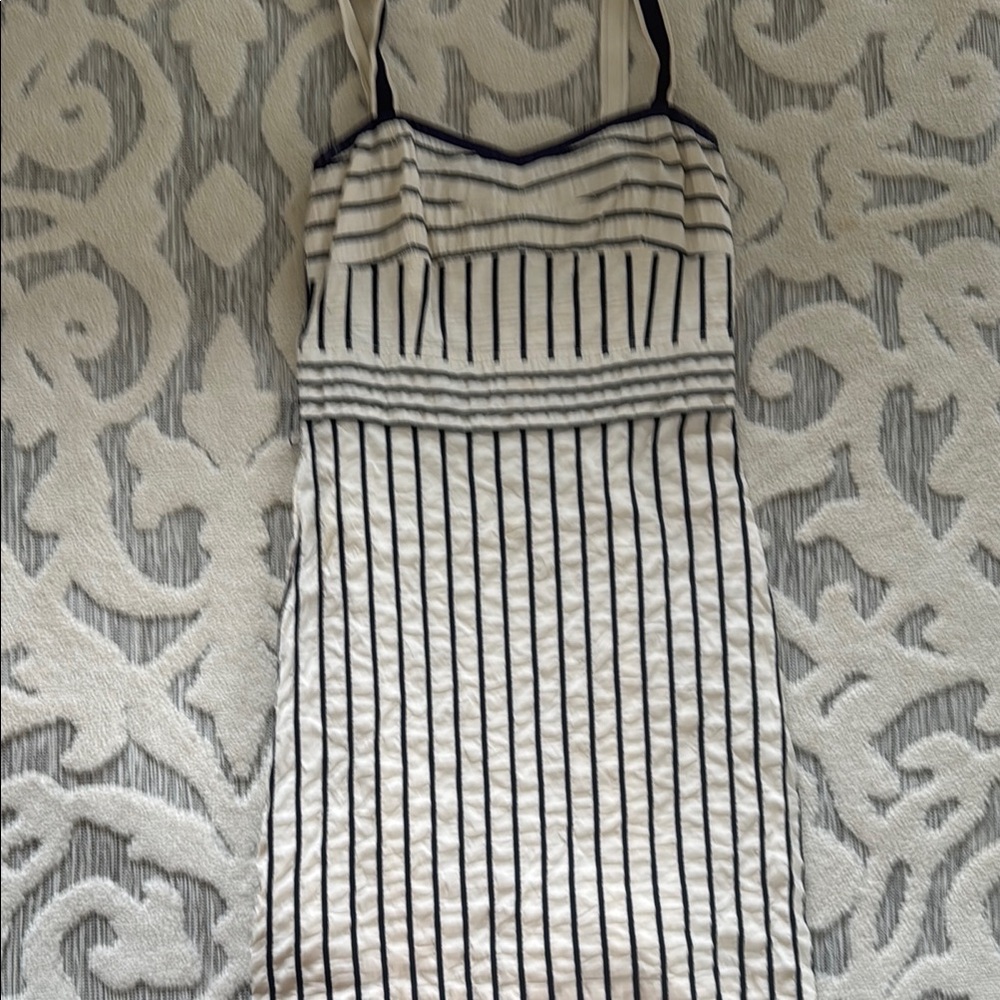 GORGEOUS classic Tory Burch Navy and White Dress🚢💙